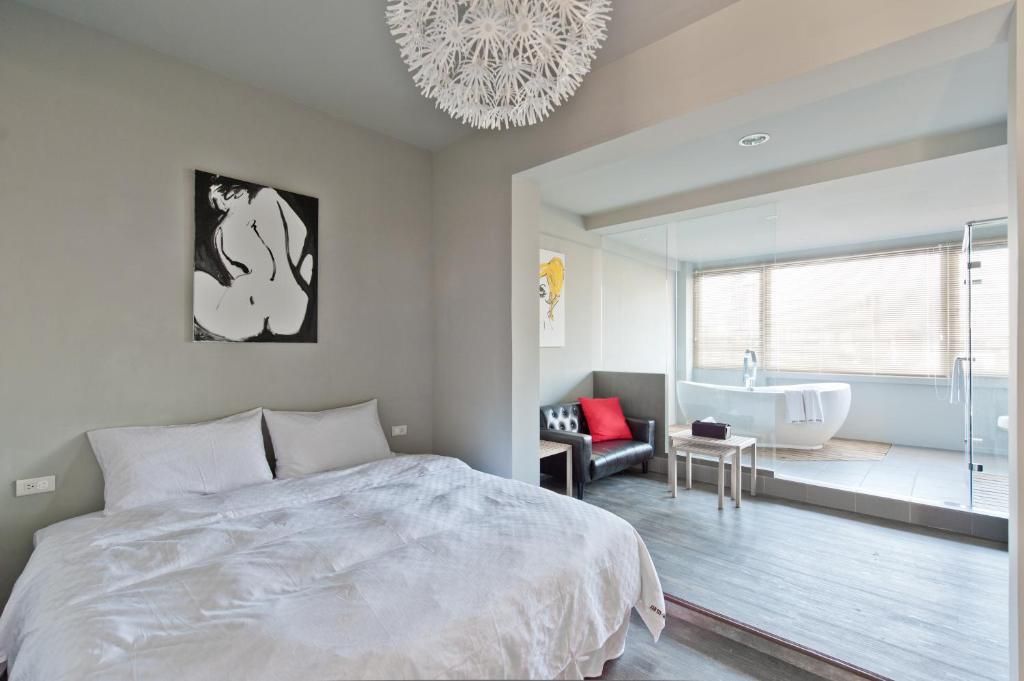 理歐111民宿-巨蛋瑞豐館