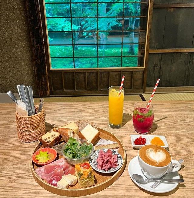 Bread, Espresso & 嵐山庭園