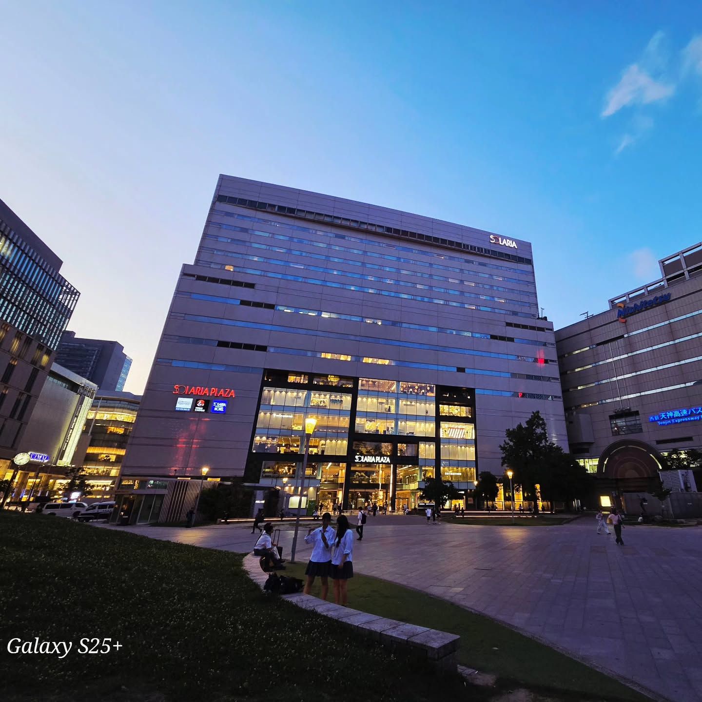 SOLARIA PLAZA.jpg