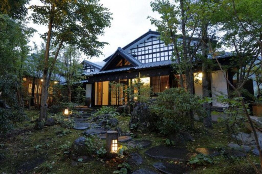 由布院草庵秋櫻旅館(Soan Kosumosu)