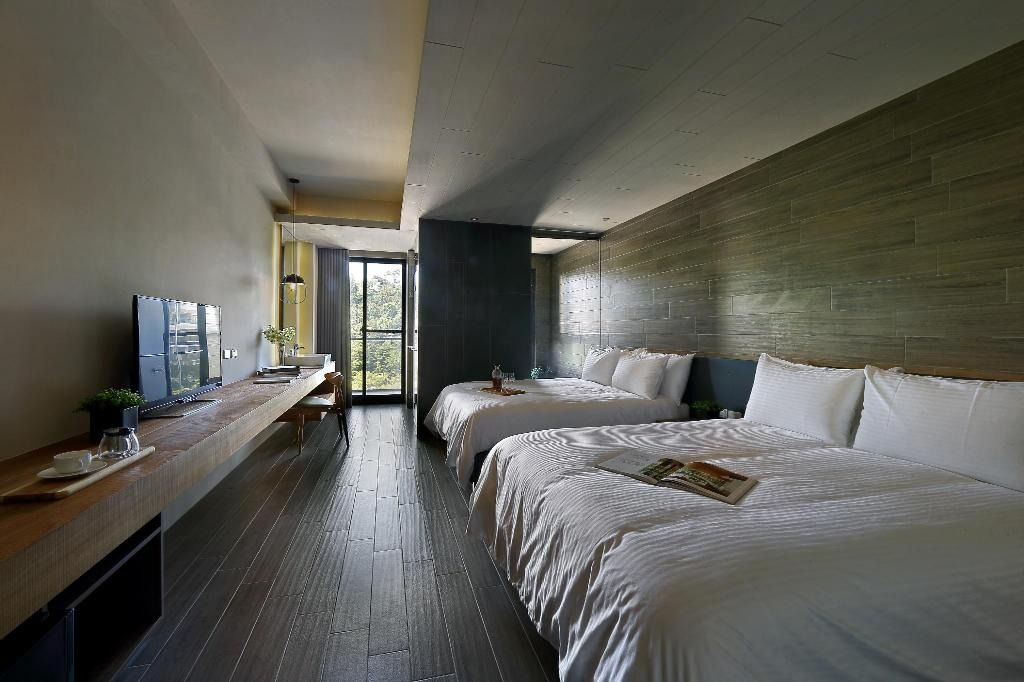 日月潭藍天水灣民宿