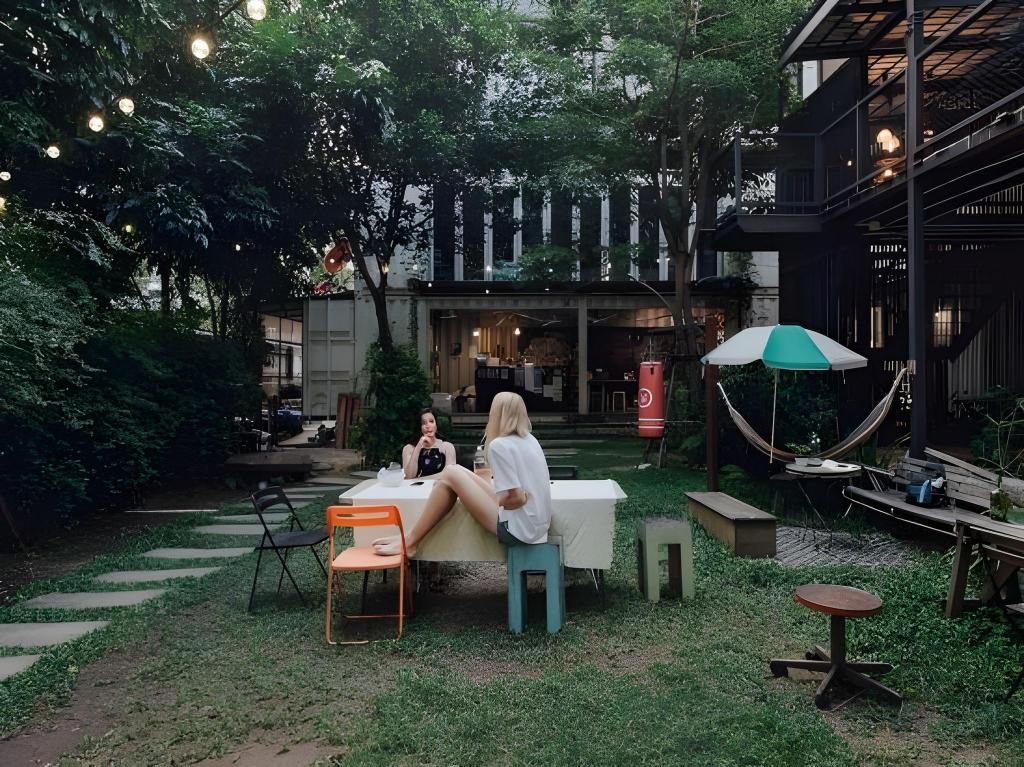 曼谷庭院青年旅館