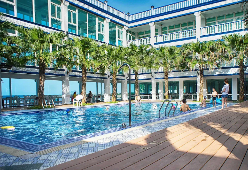 白宮行舘沙灘溫泉度假村