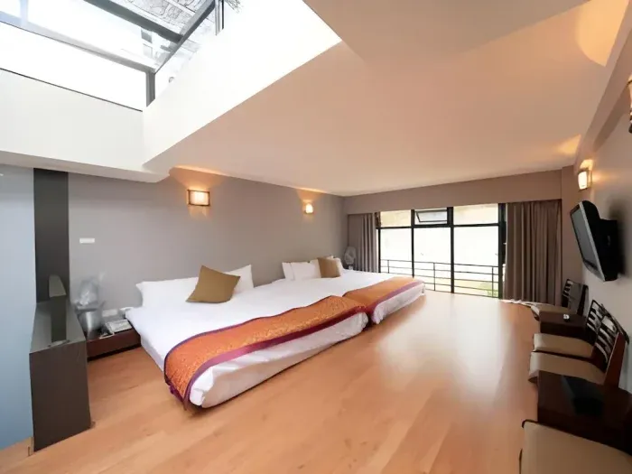 青雅泥漿溫泉精品會館