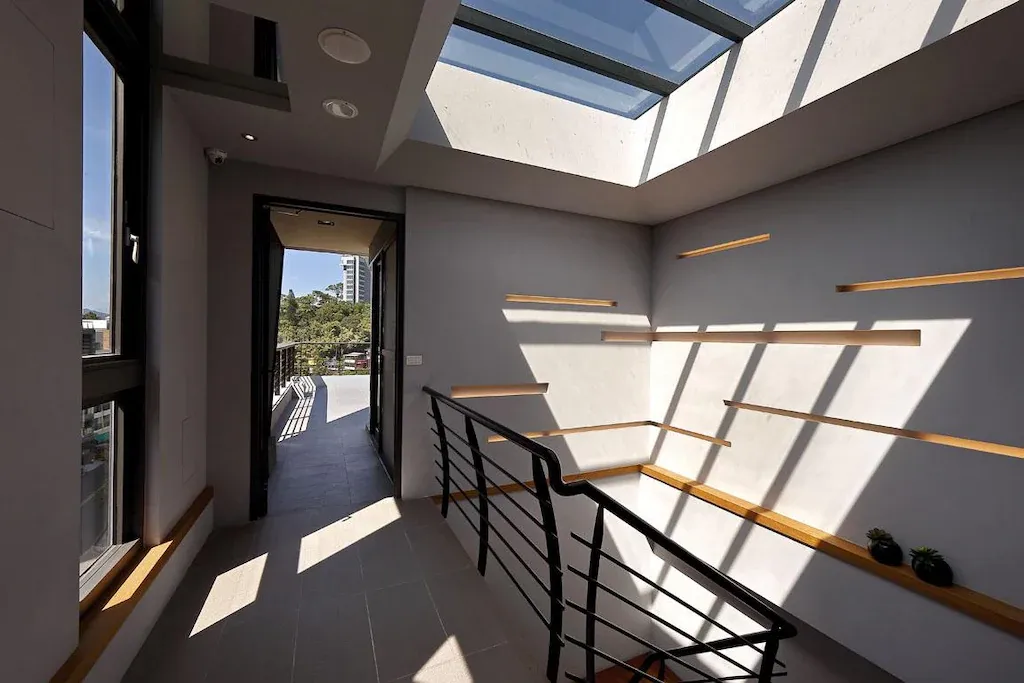 日月潭藍天水灣民宿