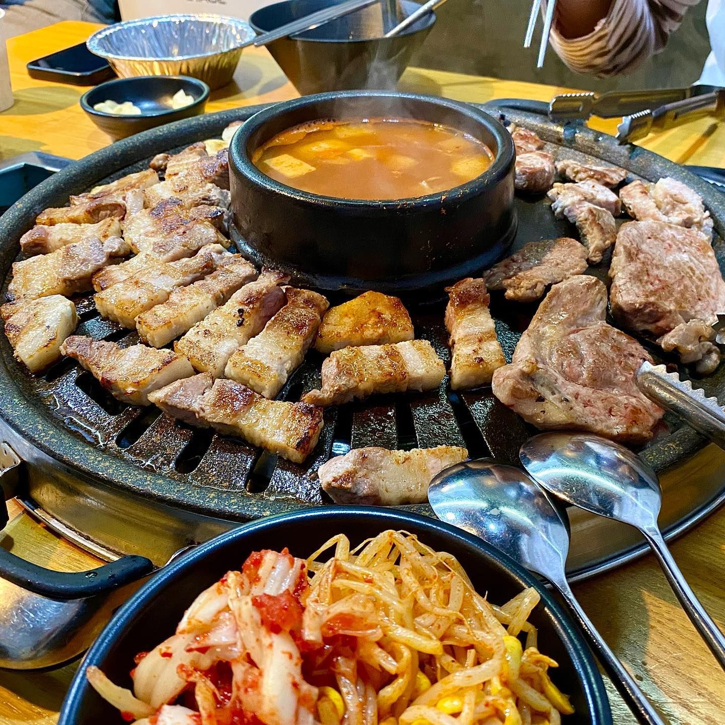 明洞烤肉｜荒謬的生肉