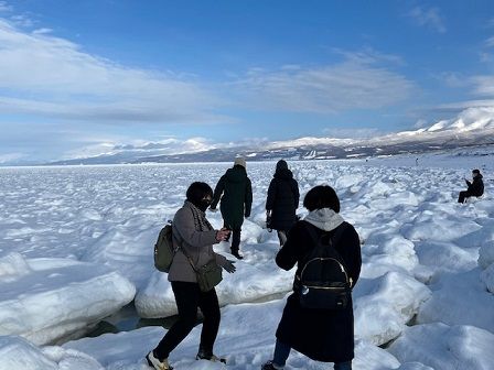北海道破冰船旅遊攻略-觸摸流冰體驗