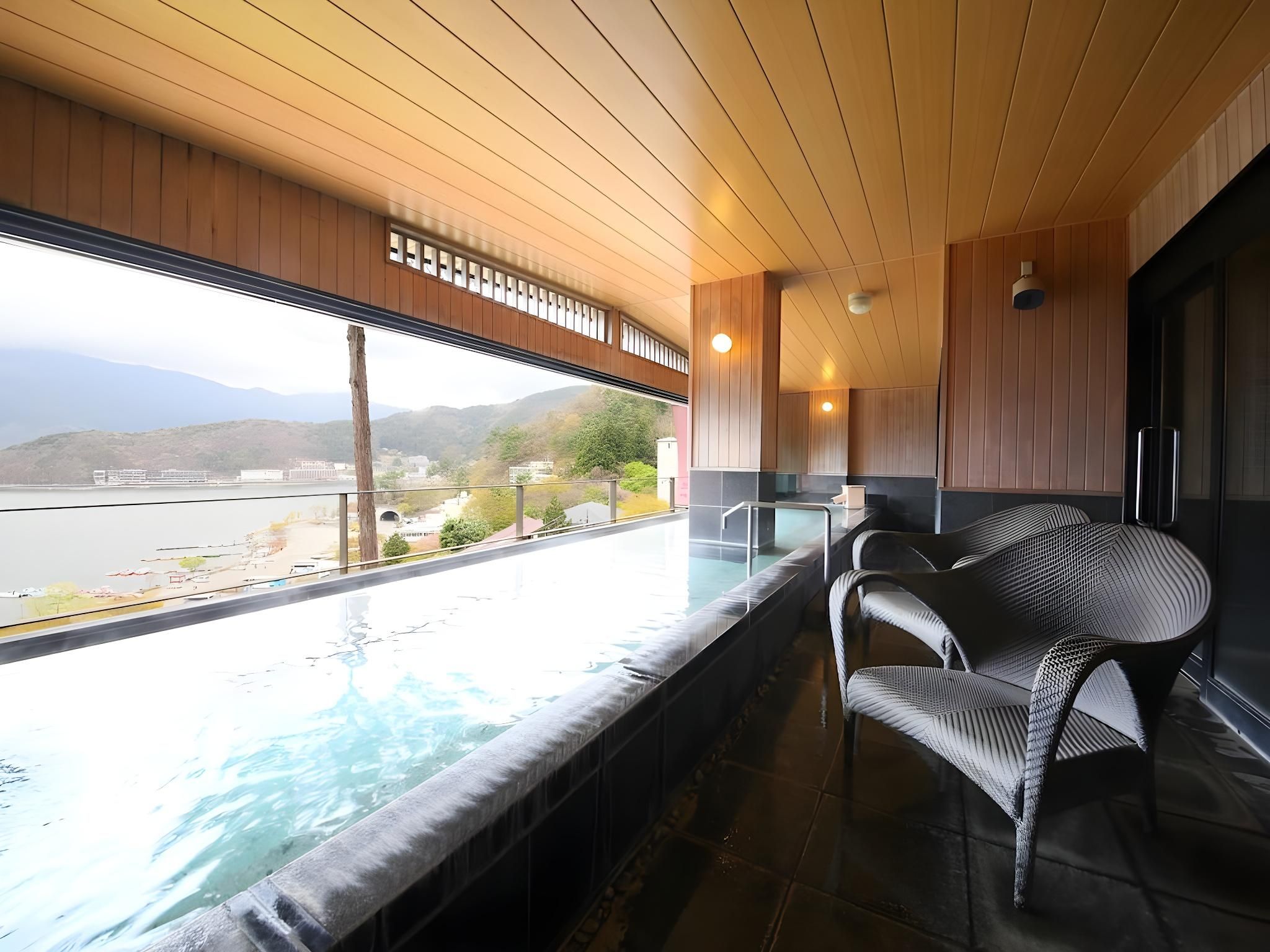 富士河口湖溫泉時悠悠樂游