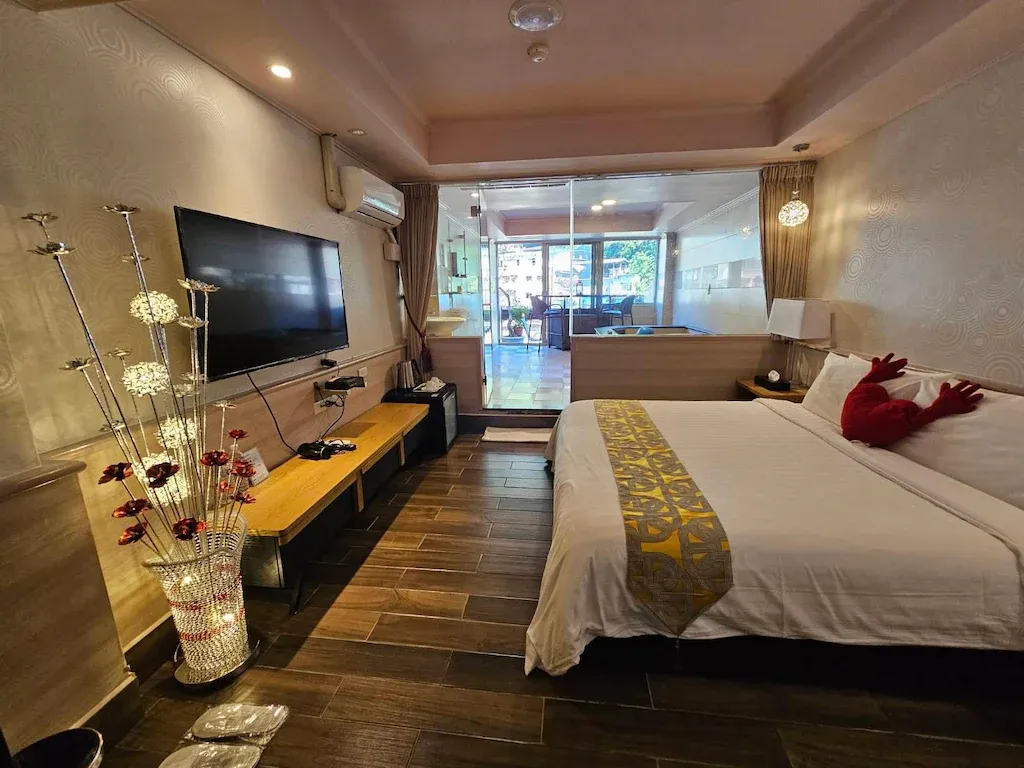 烏來水岸溫泉館