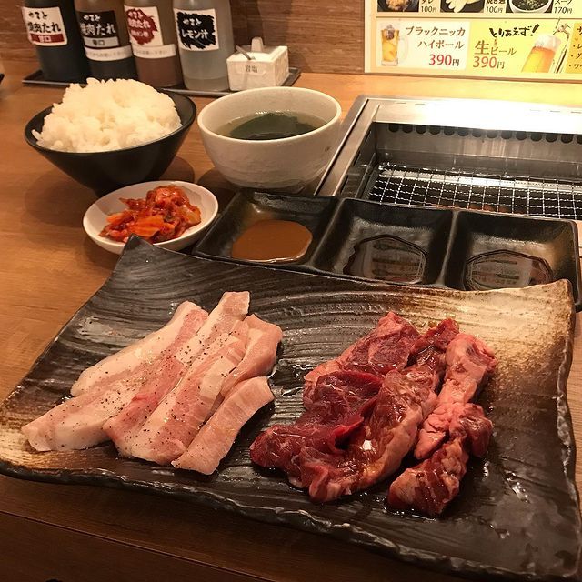 精肉店直営焼肉定食 やまと